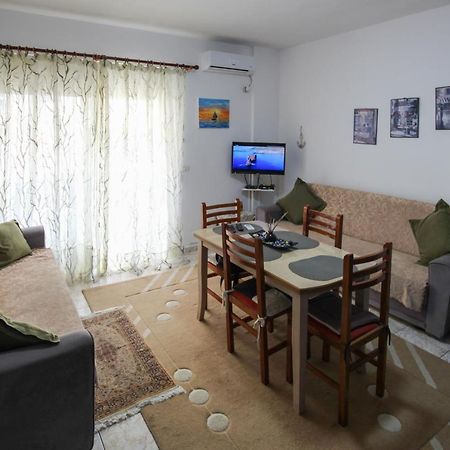1 Bedroom Apartment With Fast Internet And Sea View Balcony In Durrës Esterno foto