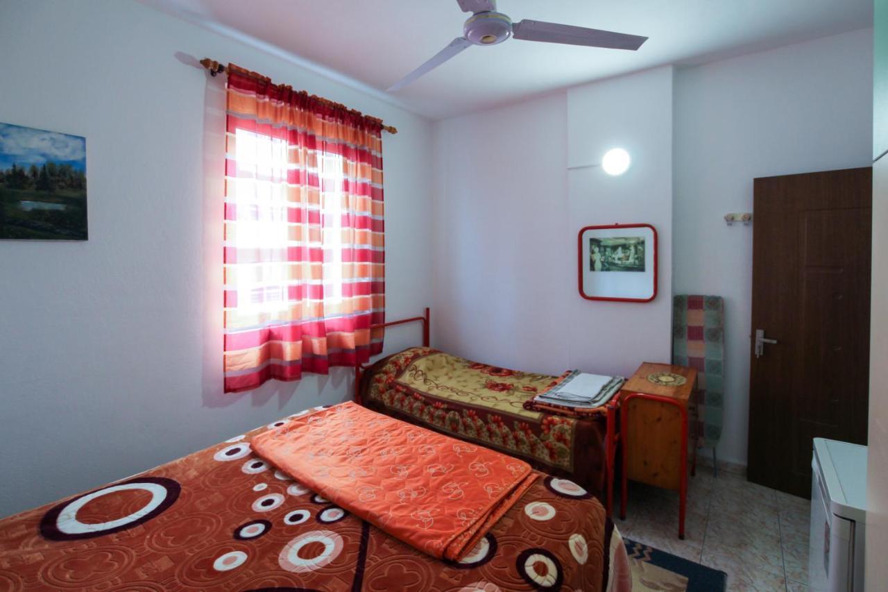 1 Bedroom Apartment With Fast Internet And Sea View Balcony In Durrës Esterno foto