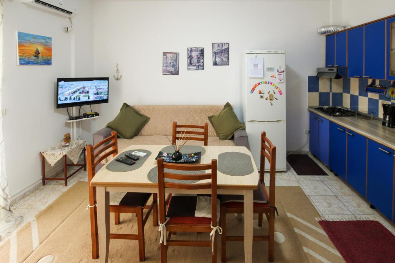 1 Bedroom Apartment With Fast Internet And Sea View Balcony In Durrës Esterno foto
