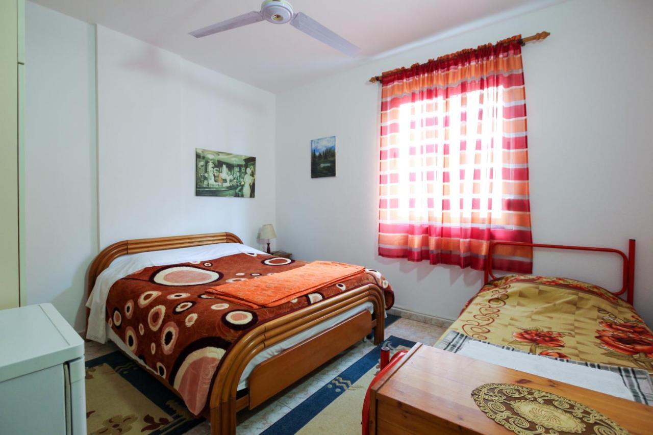 1 Bedroom Apartment With Fast Internet And Sea View Balcony In Durrës Esterno foto