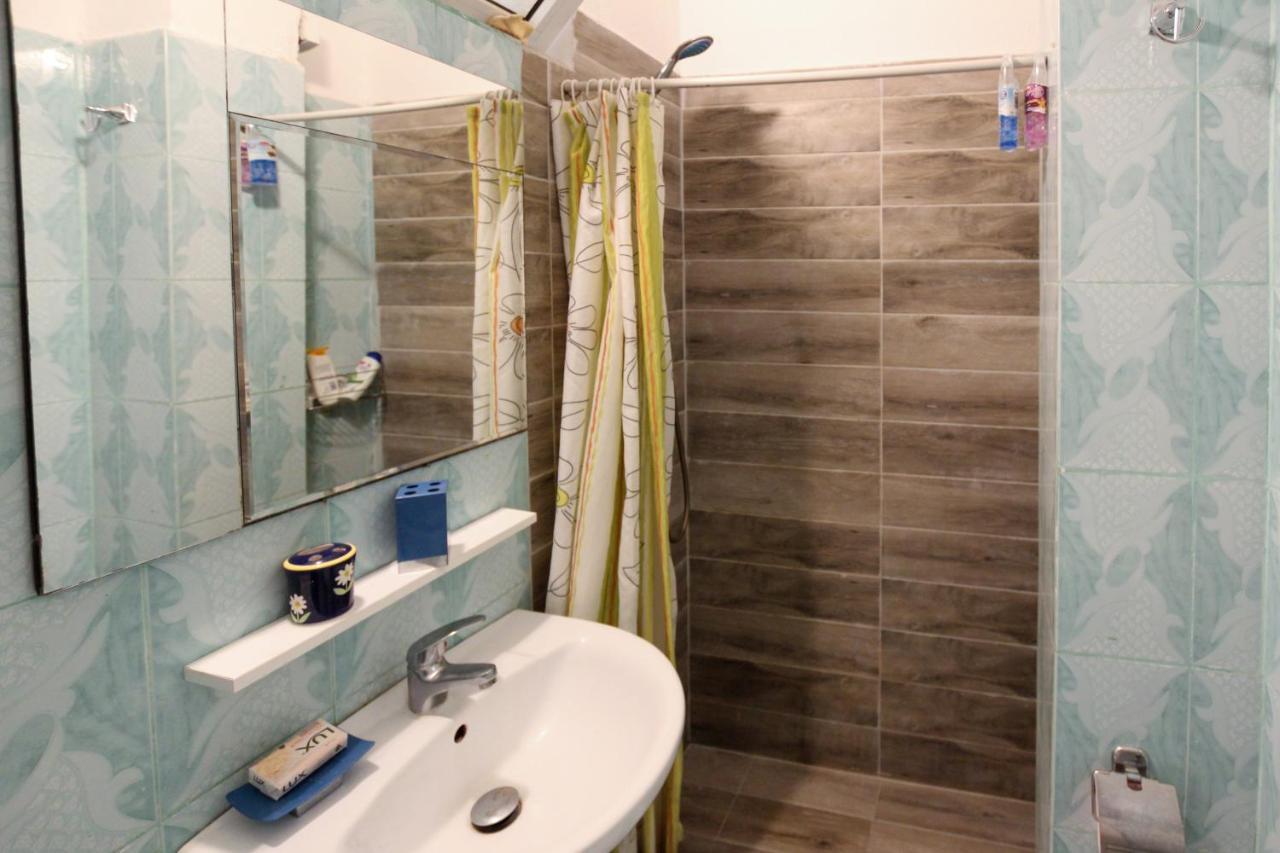 1 Bedroom Apartment With Fast Internet And Sea View Balcony In Durrës Esterno foto